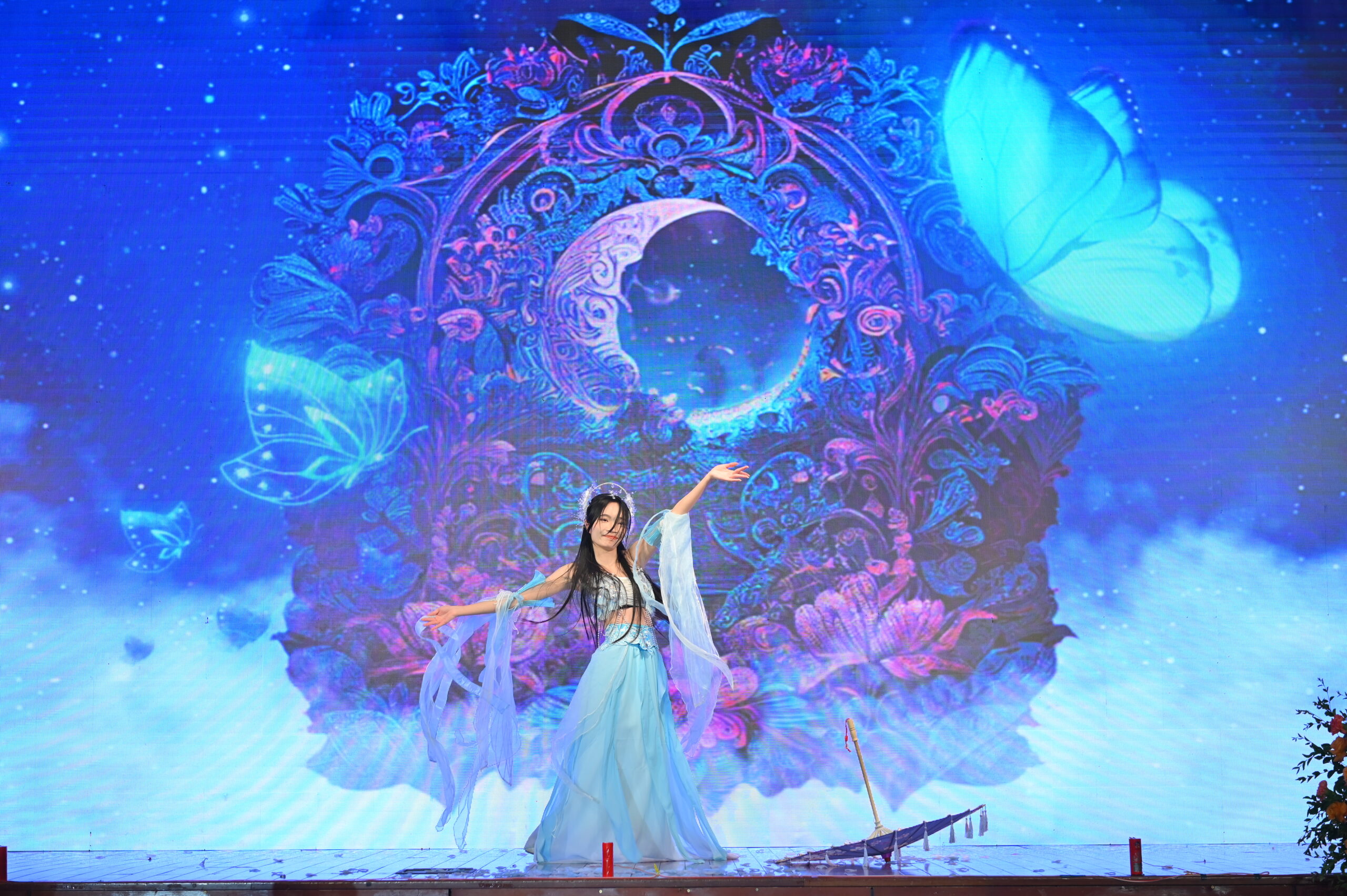 Tiết mục Múa cổ trang "Bất vấn biệt ly" - Linh Yên khoa MTUD