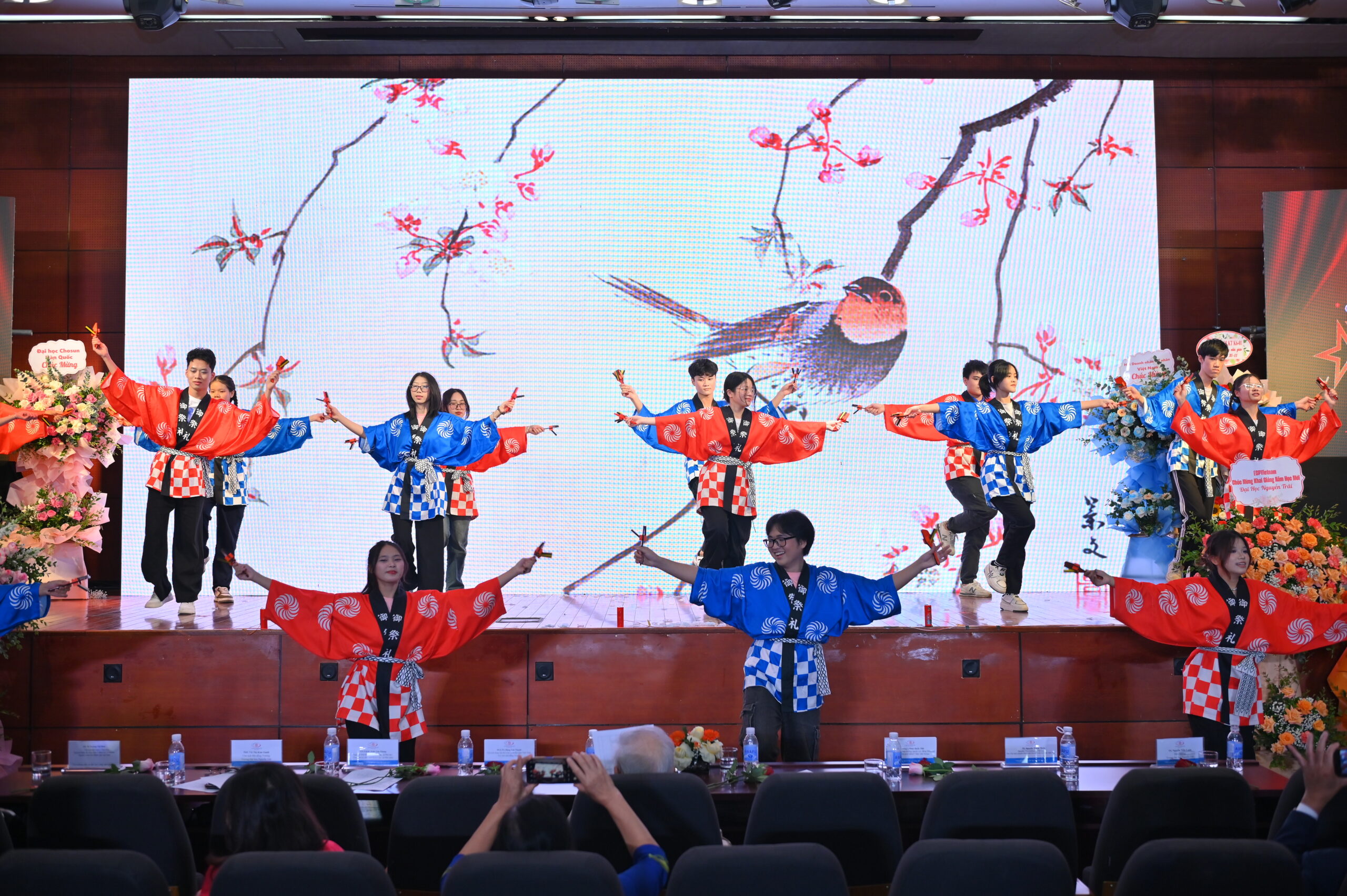 Tiết mục Đồng diễn "Yosaiko no hana" - CLB Khoa NN&VHNB