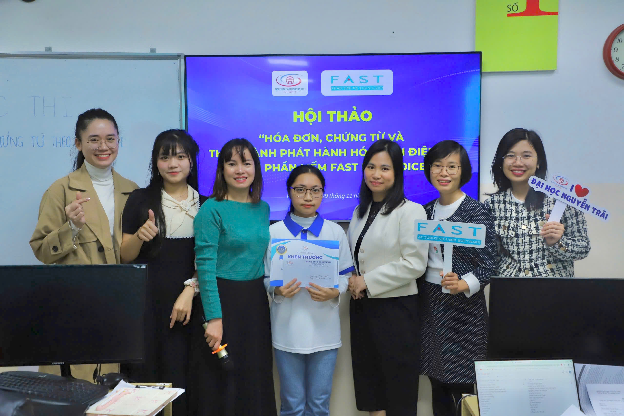 Hội thảo chuyên đề "Hóa đơn điện tử và thực hành hóa đơn điện tử trên phần mềm Fast e-Invoice"