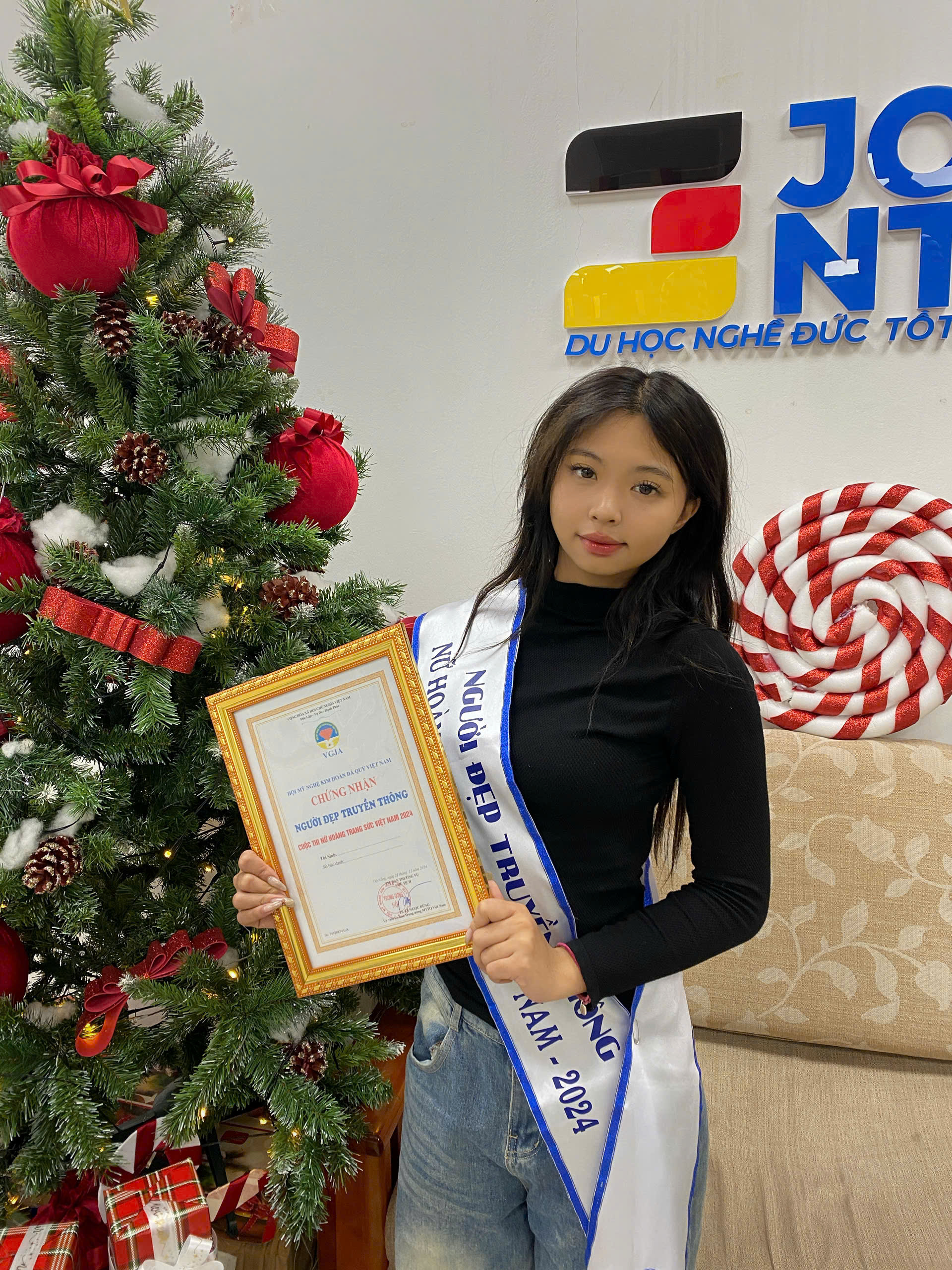 Thành công của Thảo Nhi không chỉ là kết quả của những nỗ lực không ngừng nghỉ mà còn là sự khẳng định chất lượng đào tạo và sự đồng hành tận tâm của Trường Đại học Nguyễn Trãi
