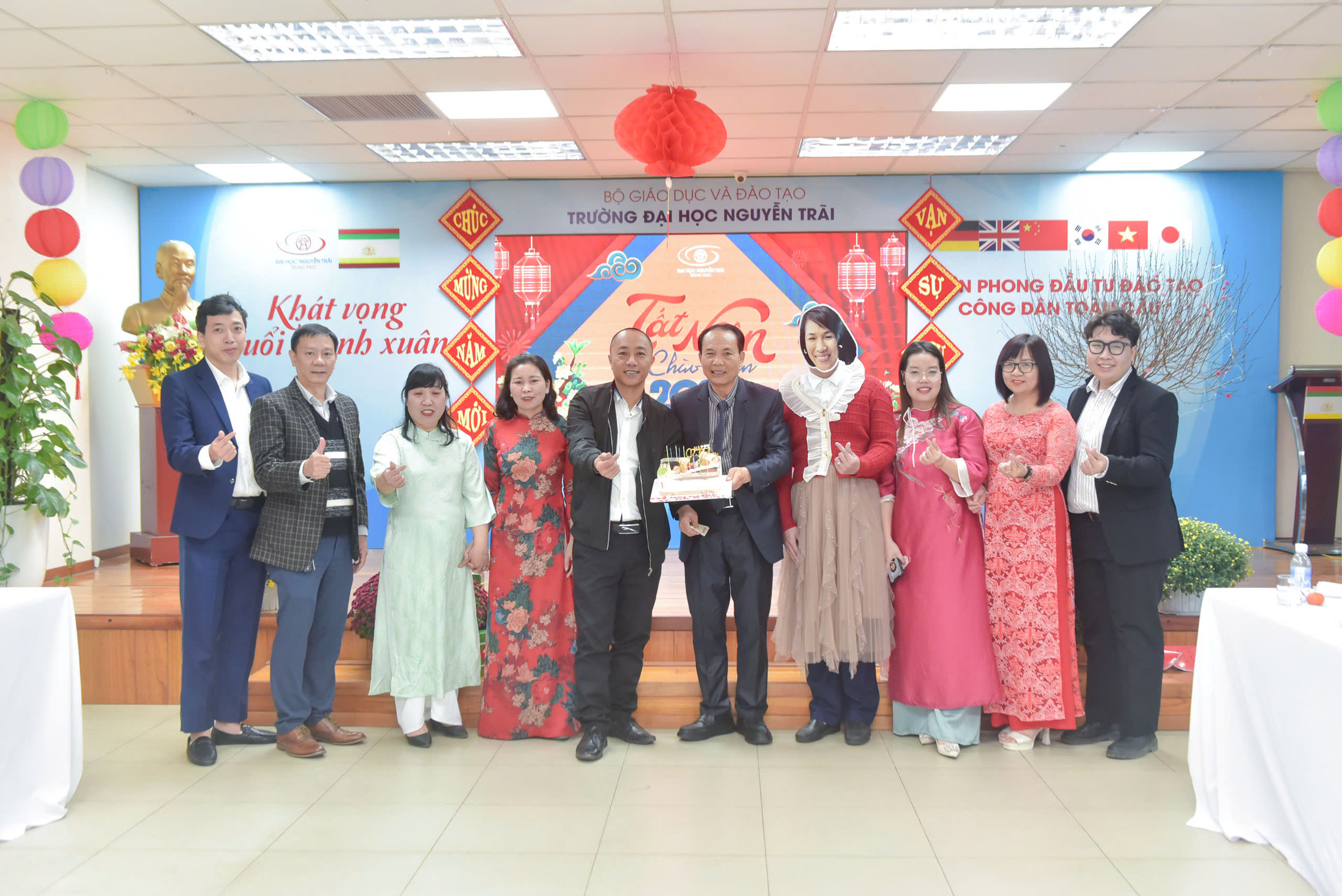 Chúc mừng sinh nhật thầy cô tháng 1