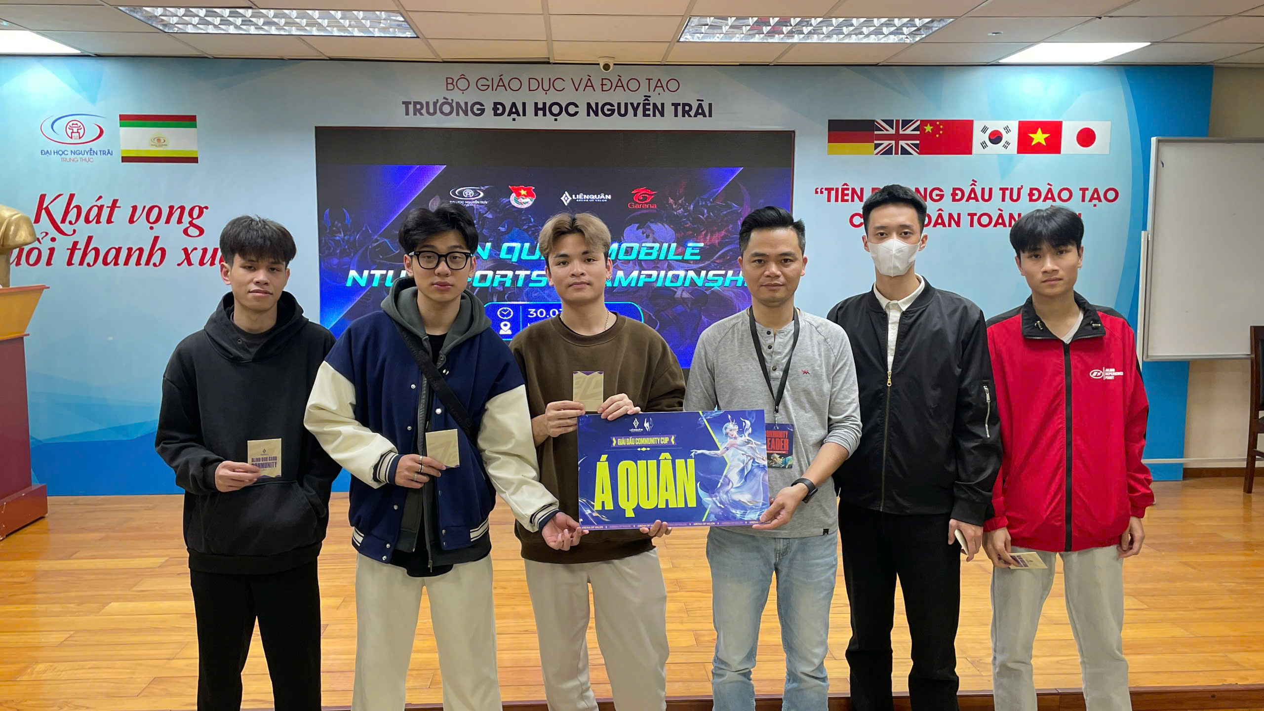 Team Báo Trắng – Khoa Ngôn ngữ & Văn hóa Hàn Quốc giành vị trí Á quân chung cuộc 