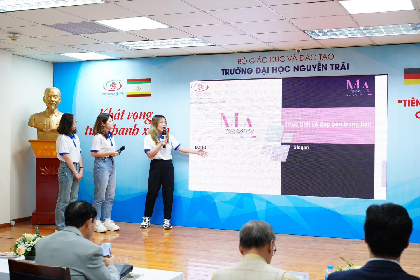 Cuộc thi “Sáng tạo khởi nghiệp” là dấu ấn đặc biệt trong chương trình đào tạo của Khoa Quản trị Kinh doanh