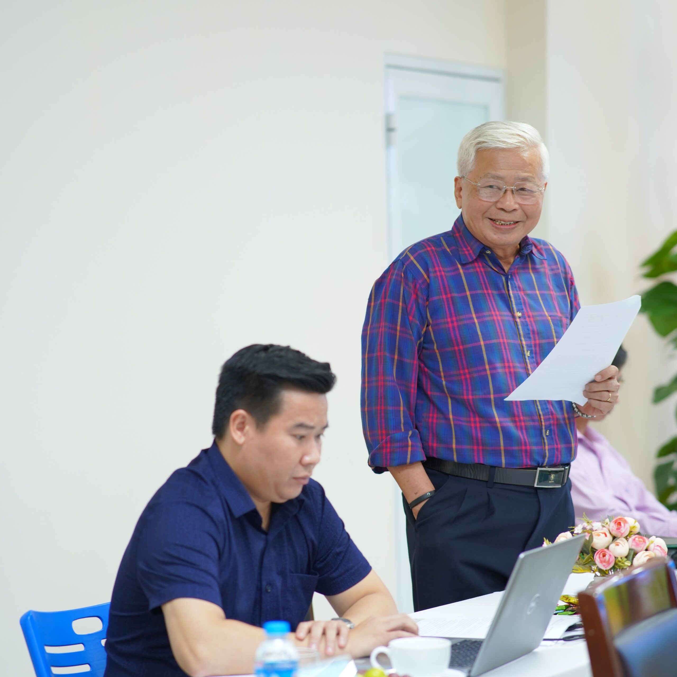 Tham dự buổi lễ có sự hiện diện của các thành viên Hội đồng, các nhà khoa học, thầy cô Khoa Sau đại học