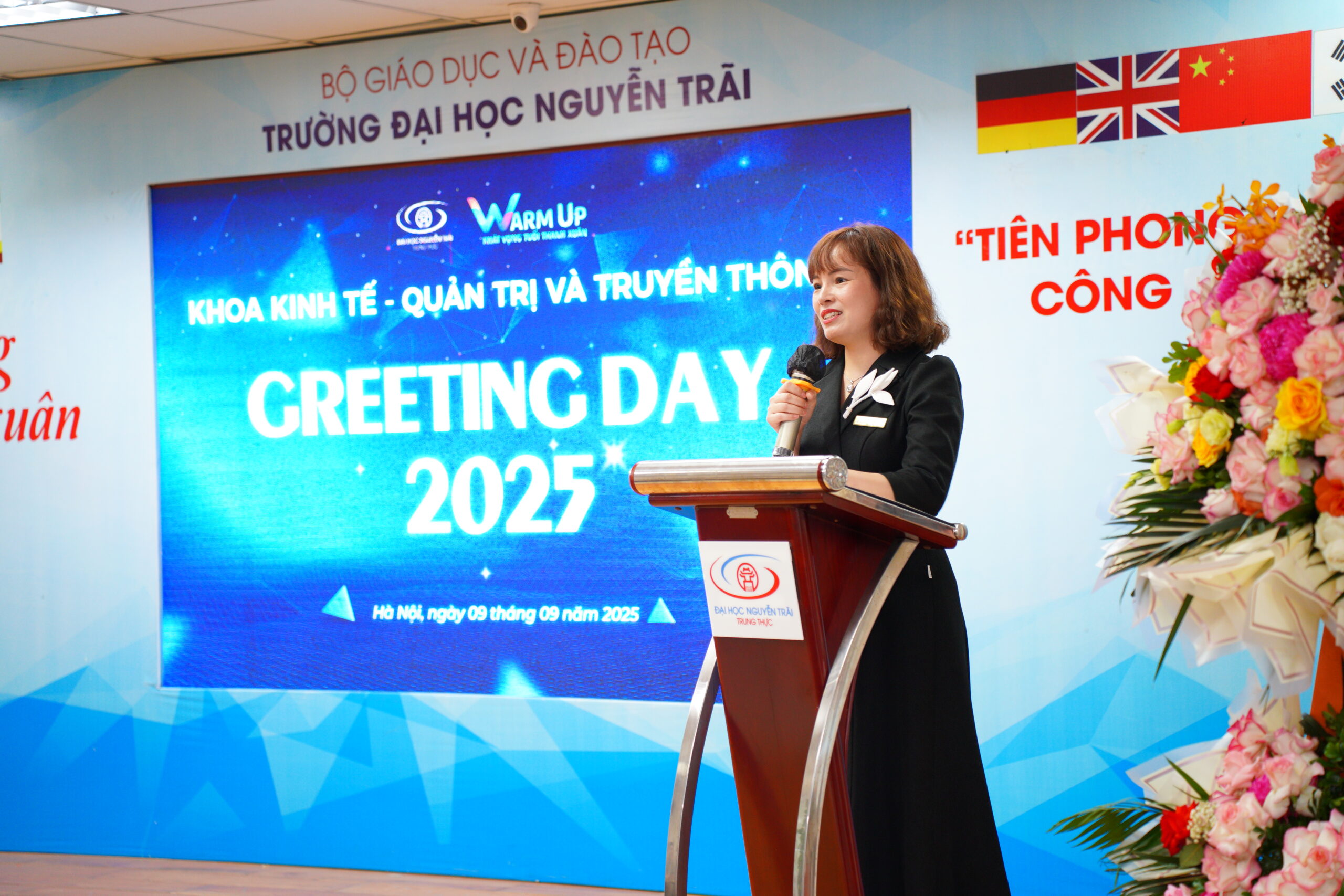 ThS. Cao Thị Nhiên – Phó trưởng Khoa Kinh tế - Quản trị & Truyền thông – khẳng định thế mạnh của NTU đến từ chương trình học gắn liền thực tiễn, đội ngũ giảng viên tận tâm cùng mạng lưới doanh nghiệp rộng