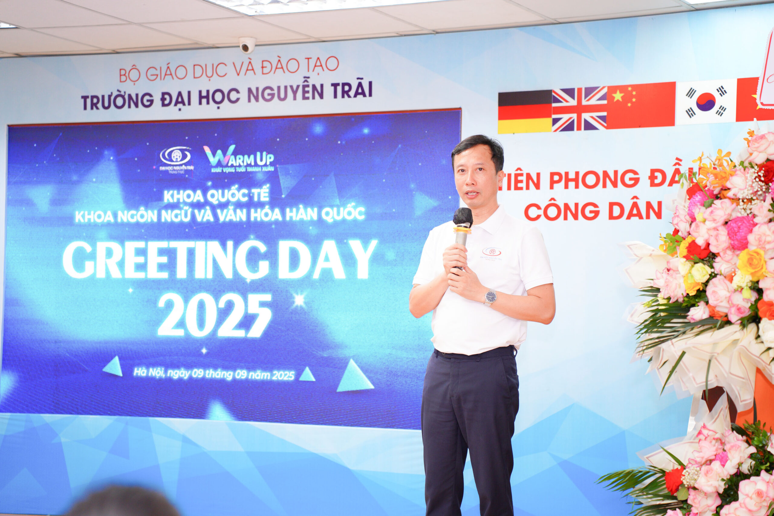 ThS. Trần Văn Tuyến – Phó Hiệu trưởng Trường Đại học Nguyễn Trãi khẳng định tại NTU "Sinh viên là số 1'