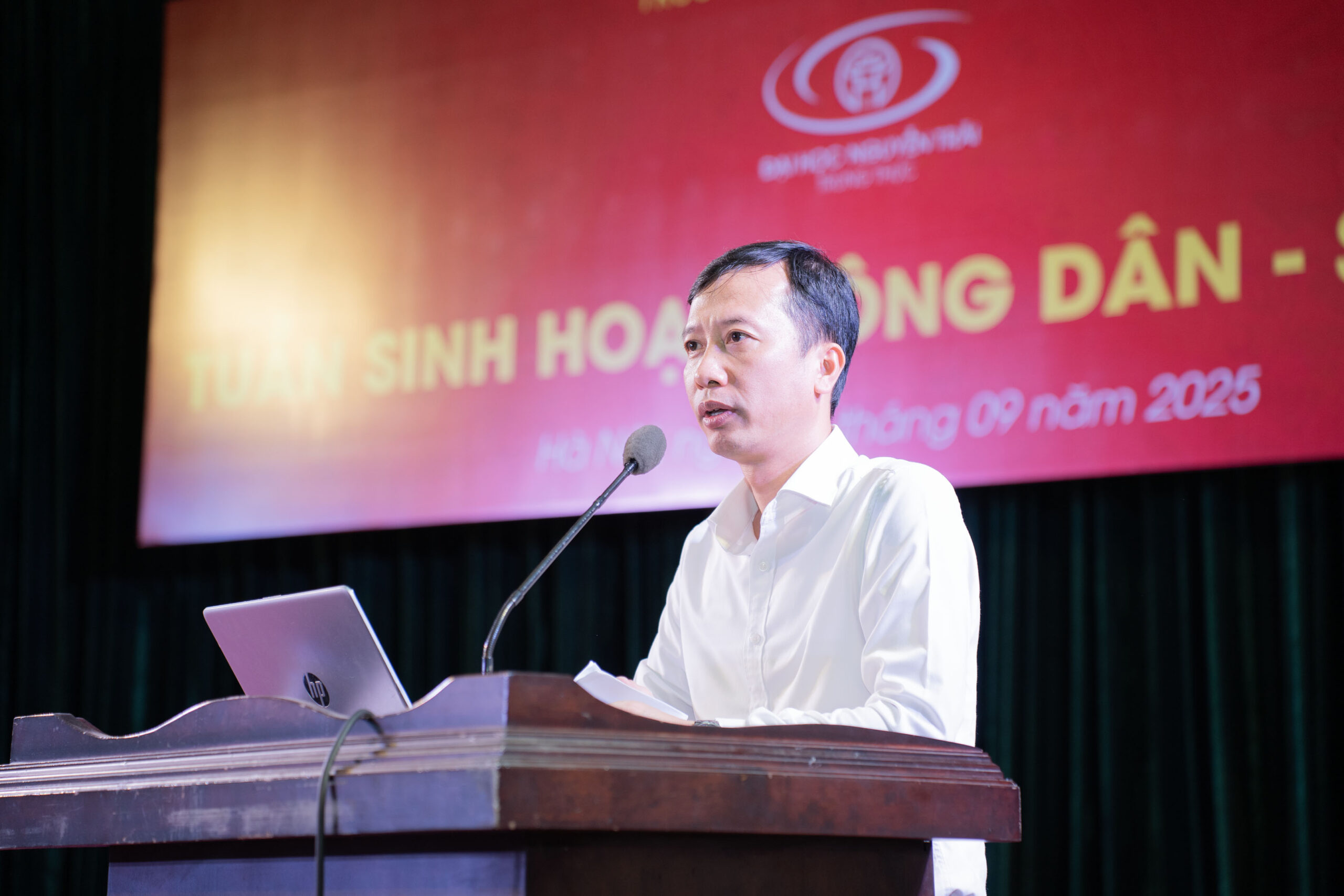 ThS. Trần Văn Tuyên – Phó Hiệu trưởng đã phác họa bức tranh toàn diện về đời sống sinh viên NTU