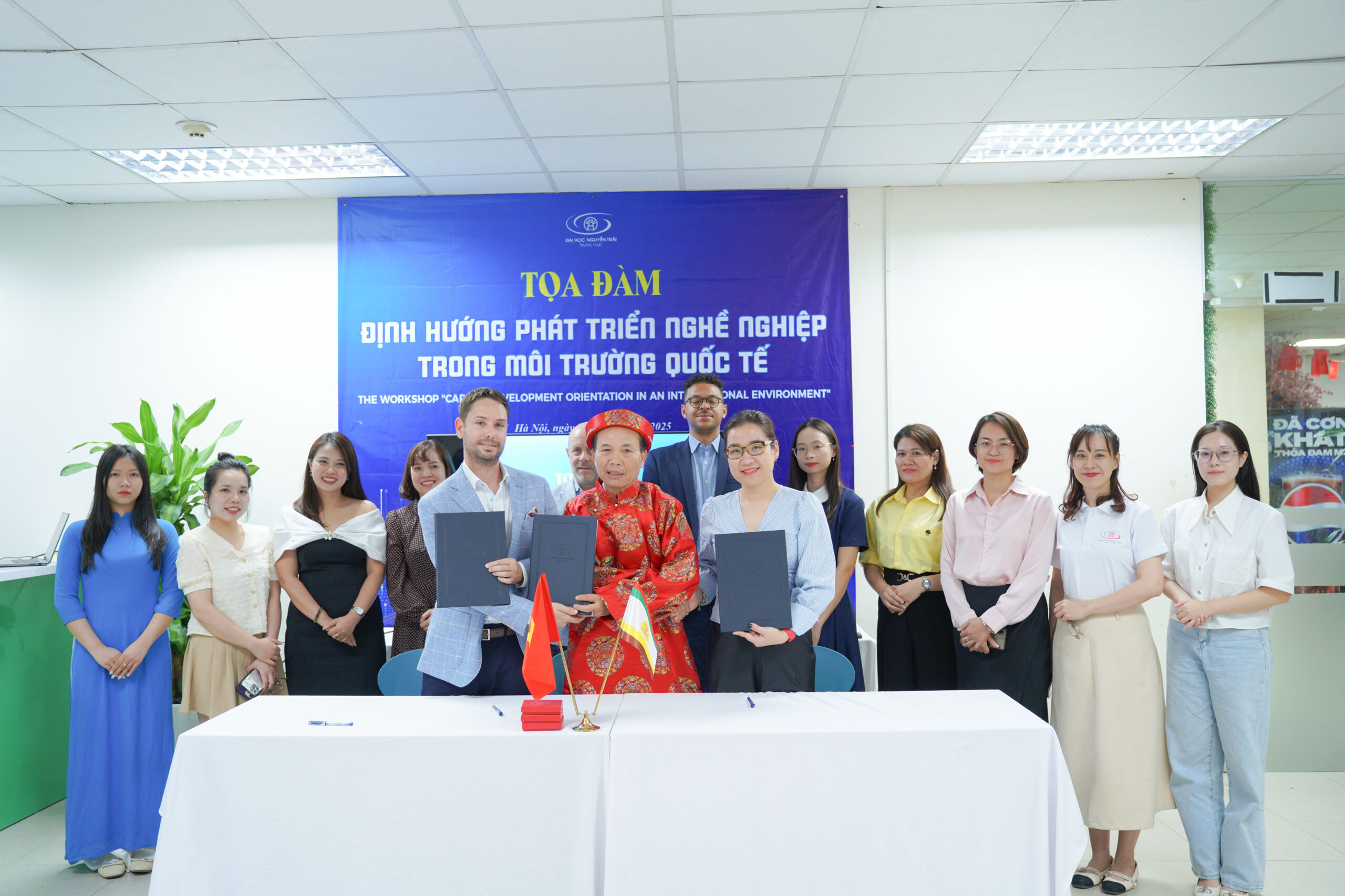 Tọa đàm “Định hướng phát triển nghề nghiệp trong môi trường quốc tế” mở ra cơ hội hợp tác giữa Trường Đại học Nguyễn Trãi với các doanh nghiệp tài chính hàng đầu tại Hoa Kỳ