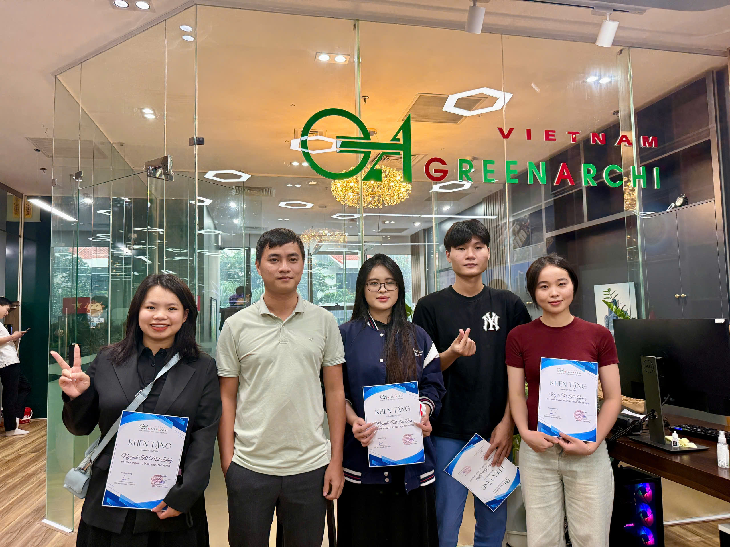 Lớp học được dẫn dắt bởi ThS. KTS. Nguyễn Duy Nam – cựu sinh viên ngành Kiến trúc NTU, hiện là giảng viên doanh nghiệp và Trưởng phòng Thiết kế tại GreenArchi Việt Nam