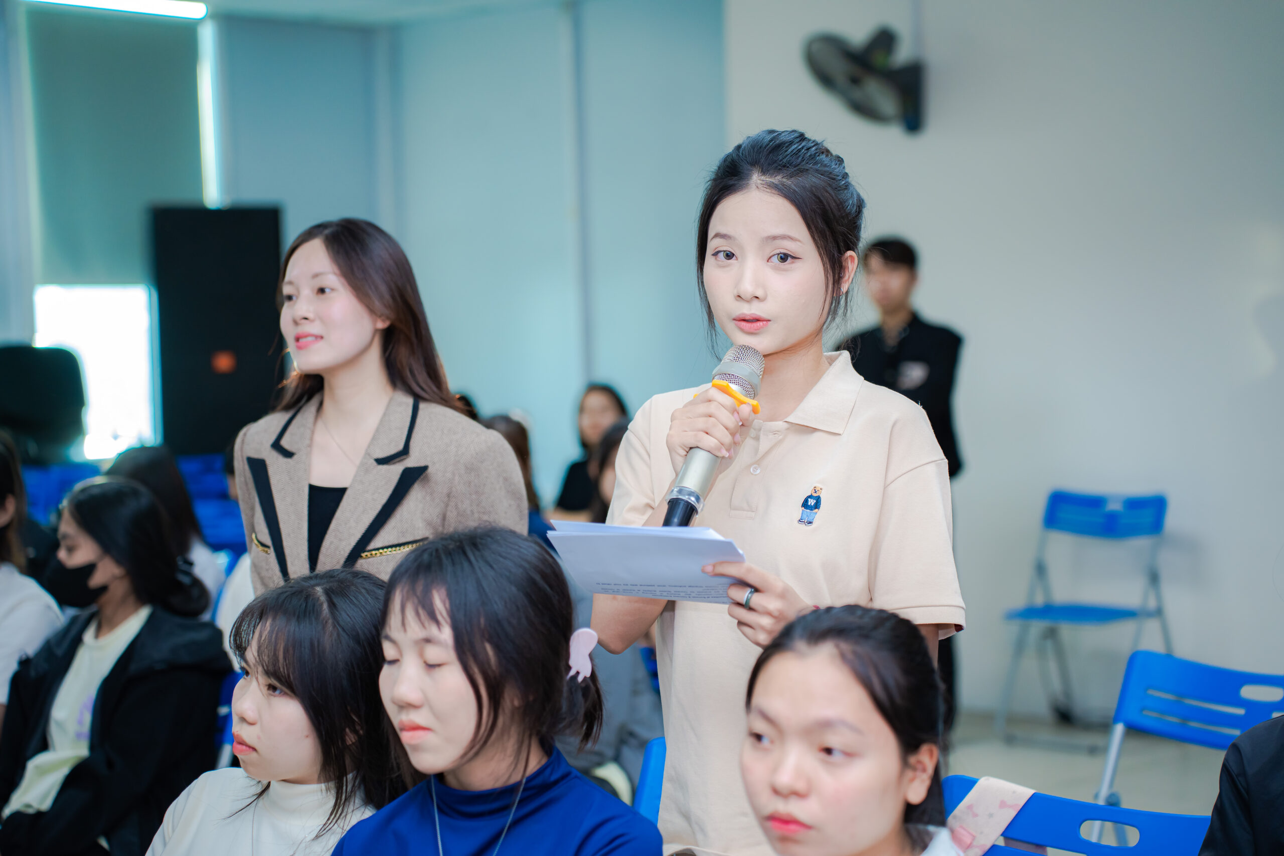 Buổi giao lưu giữa đại diện Sunwah và sinh viên NTU diễn ra sôi nổi tại hội trường
