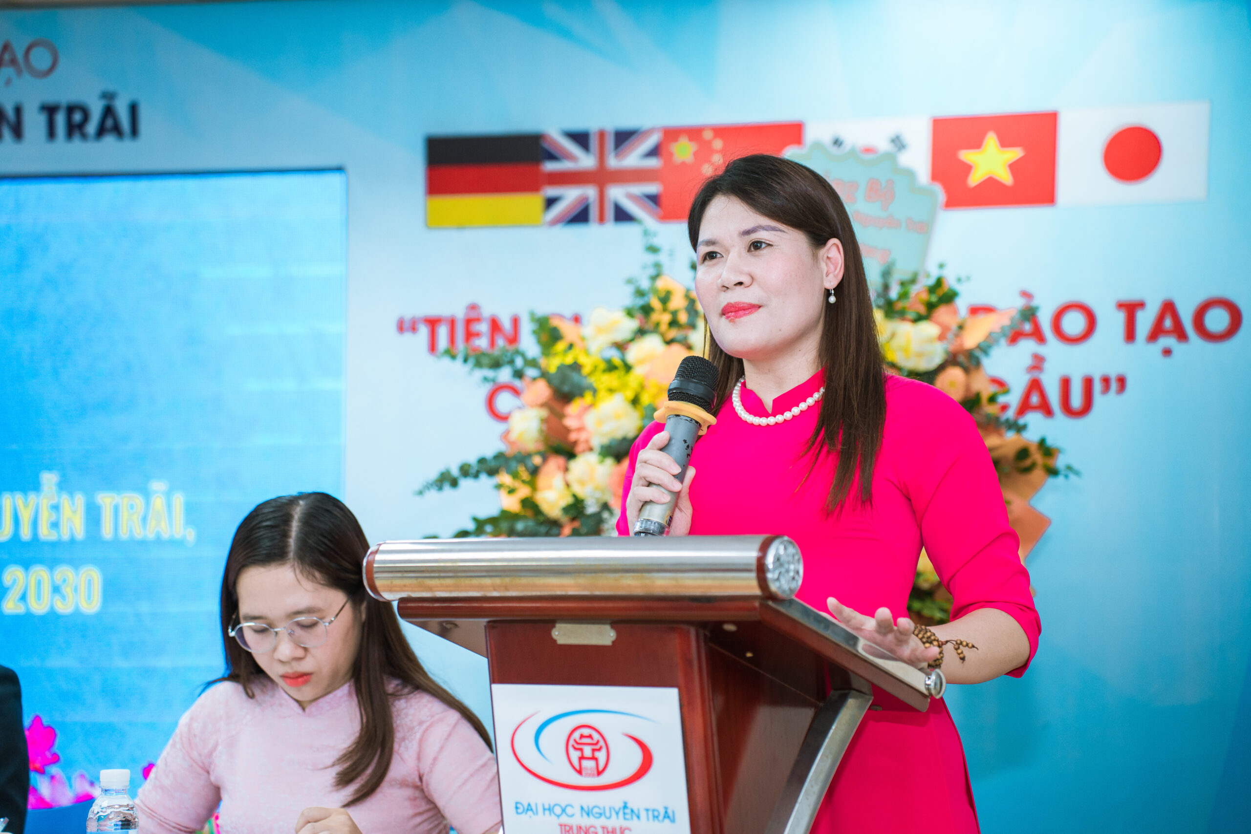 Đ/c Nguyễn Thị Trang - Chủ tịch Công đoàn Trường Đại học Nguyễn Trãi