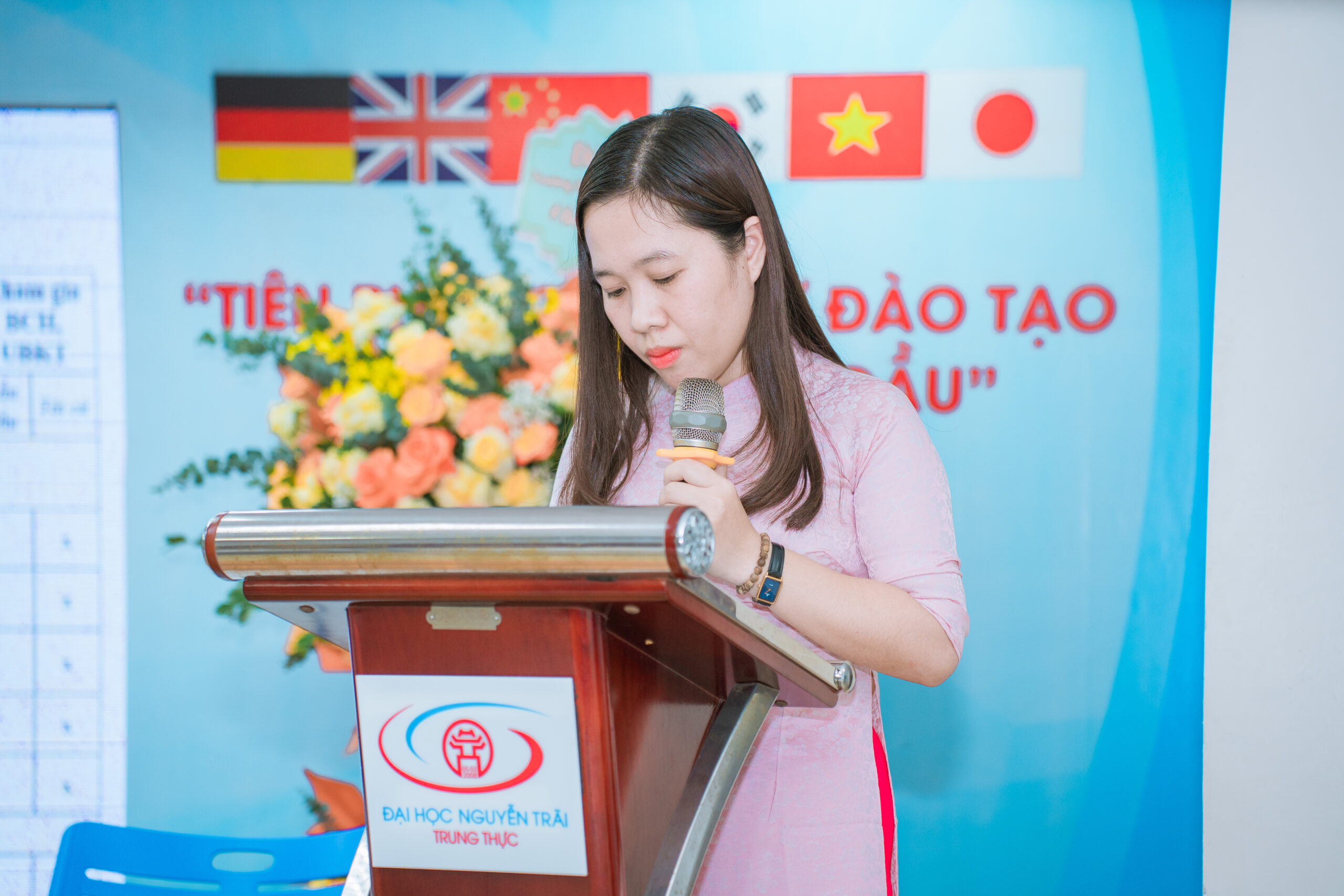 Đ/c Trần Thị Hoài - Ủy viên BCH Công đoàn Trường Đại học Nguyễn Trãi