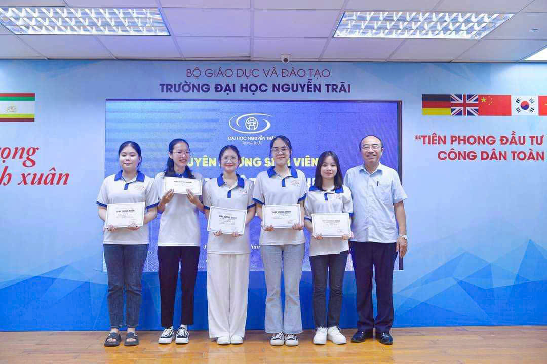 Sự đồng hành của giảng viên góp phần giúp sinh viên Nhung duy trì kết quả học tập tốt.