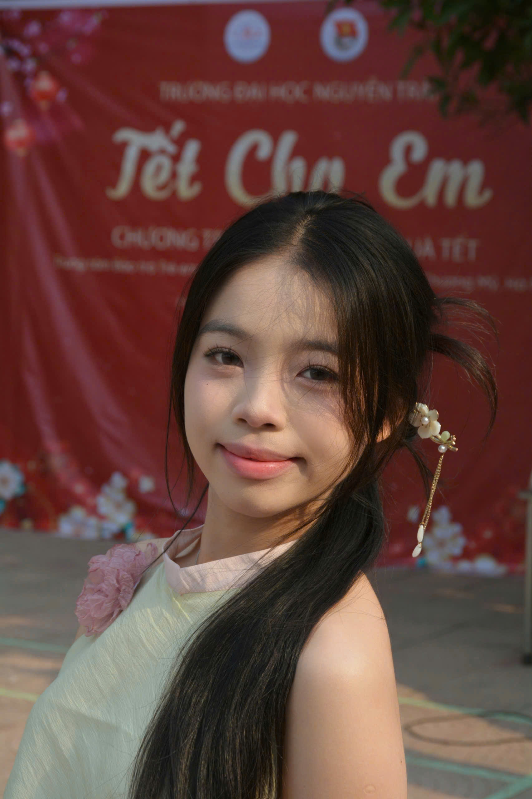 Cấn Thị Kim Ngân (K24QHC1) trong quá trình tham gia hoạt động sinh viên – nơi những trải nghiệm thực tế góp phần hình thành bản lĩnh và tinh thần chủ động của người học