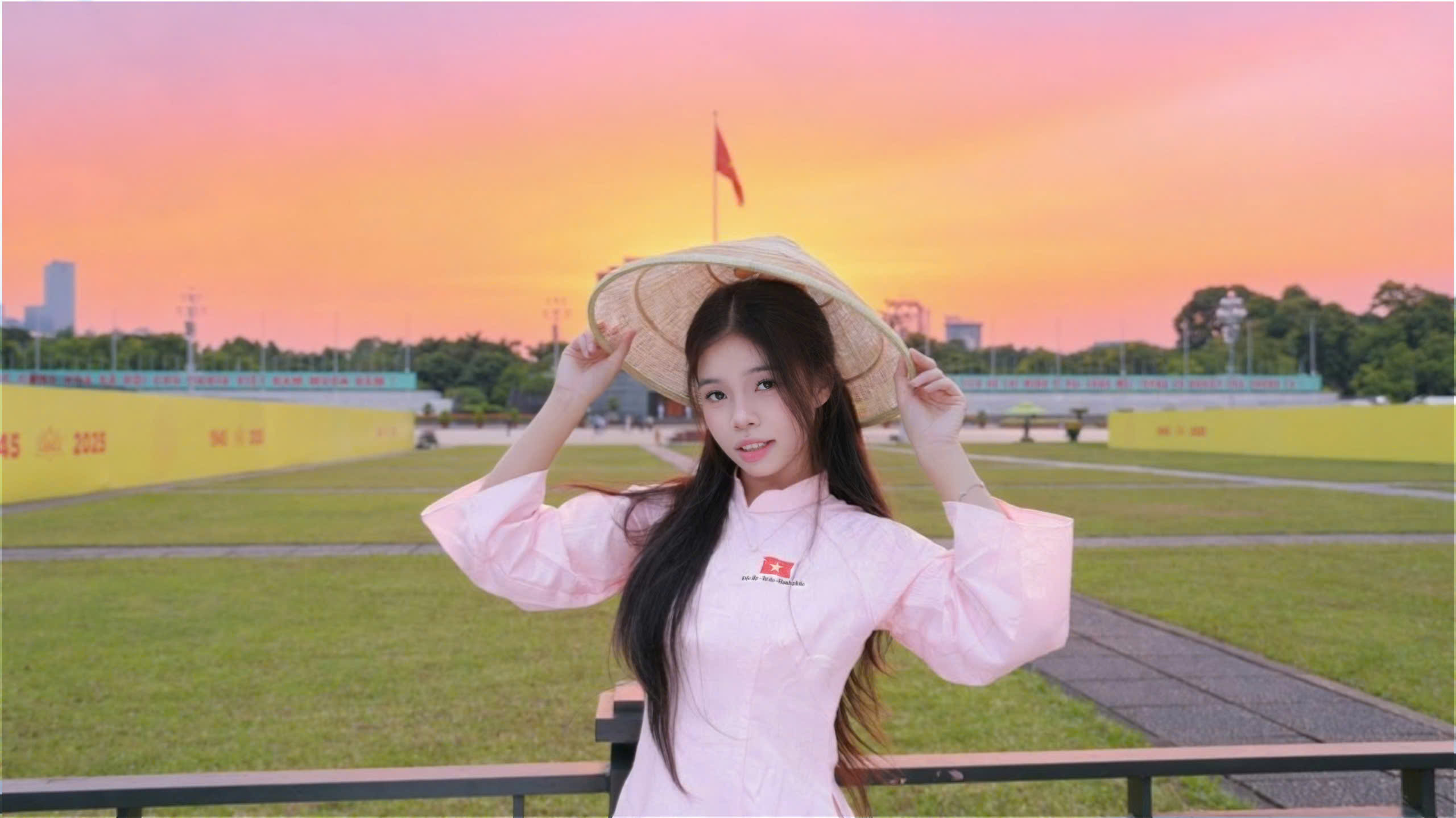Từ một thành viên tham gia phong trào, Kim Ngân được tập thể tín nhiệm giao phó vai trò Trưởng ban Nội dung, đánh dấu bước trưởng thành rõ nét trong hành trình đại học