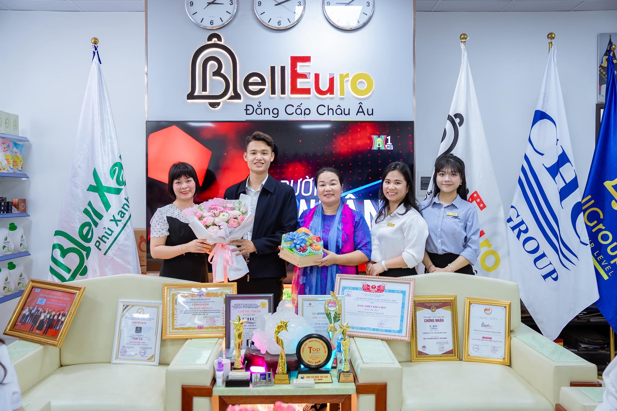 Chương trình giúp sinh viên kết nối trực tiếp với doanh nghiệp, mở ra cơ hội thực tập và việc làm ngay từ khi còn trên giảng đường