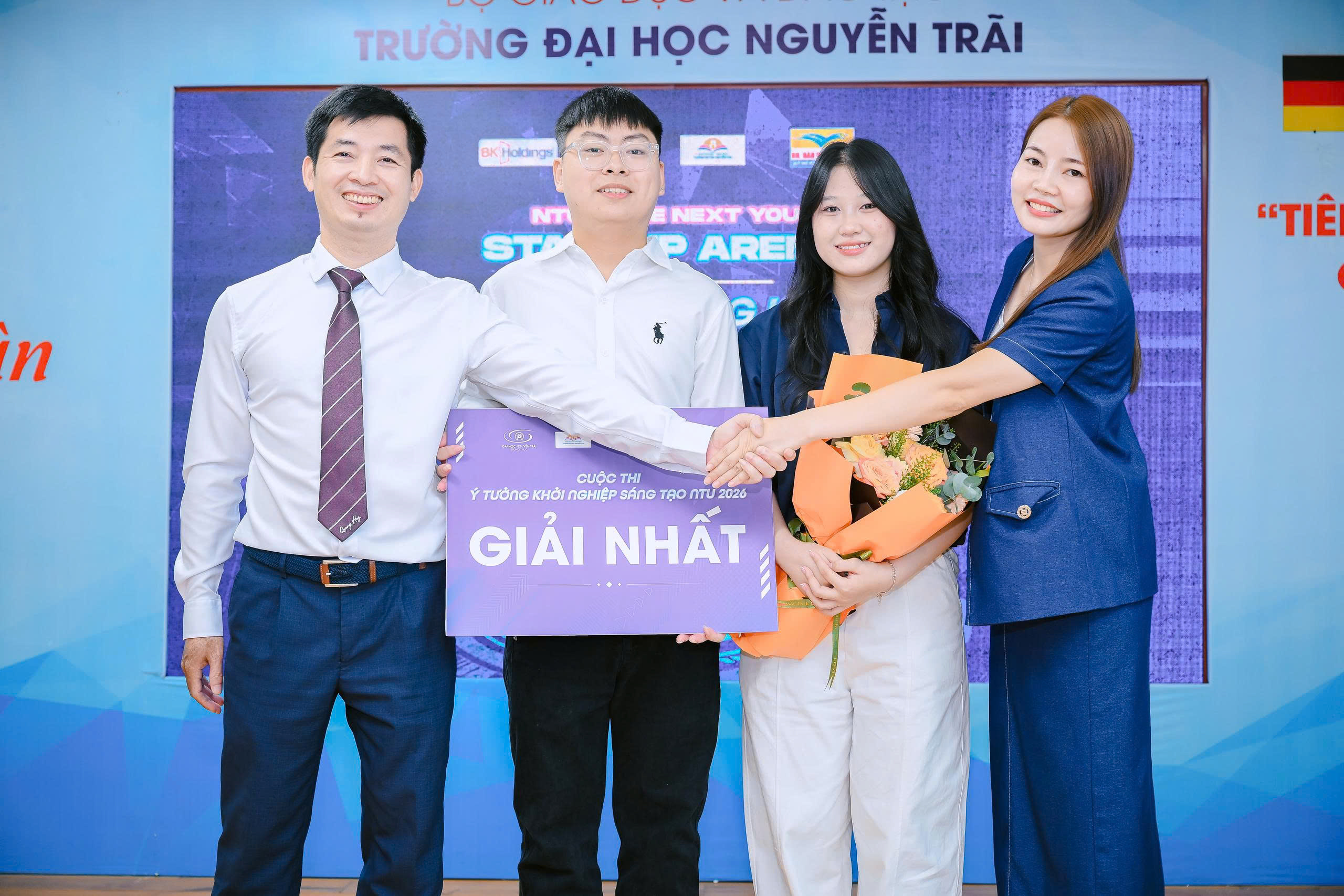 Giải Nhất: Freelance SV – Website giúp sinh viên nhận việc Freelance nhanh
